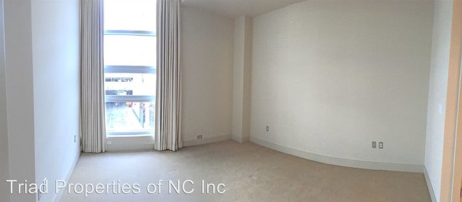 Building Photo - 1100 Metropolitan Ave