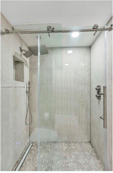 Building Photo - 4001 S Ocean Dr