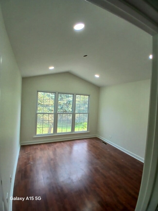 Building Photo - 1150 Regency Dr