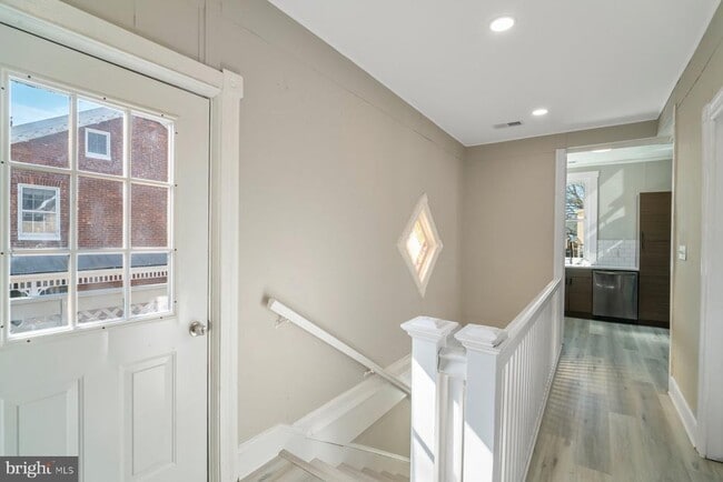 Building Photo - 81 Liberty St