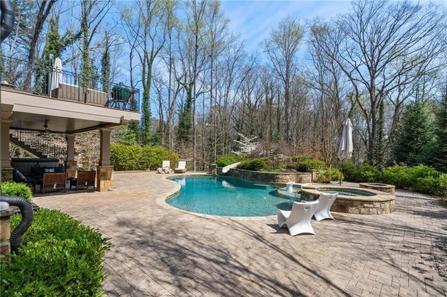 Building Photo - 5265 Peachtree Dunwoody Rd NE