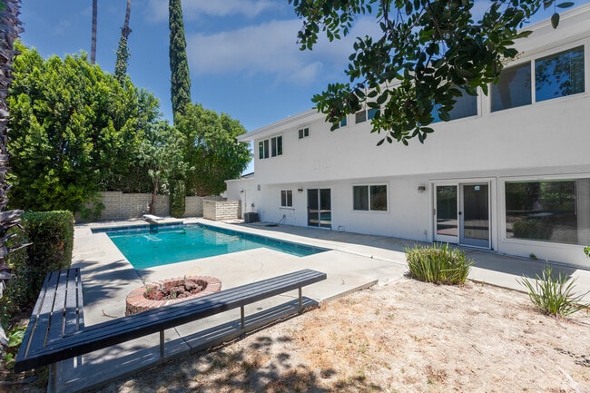 Building Photo - 6427 Dunlo Pl