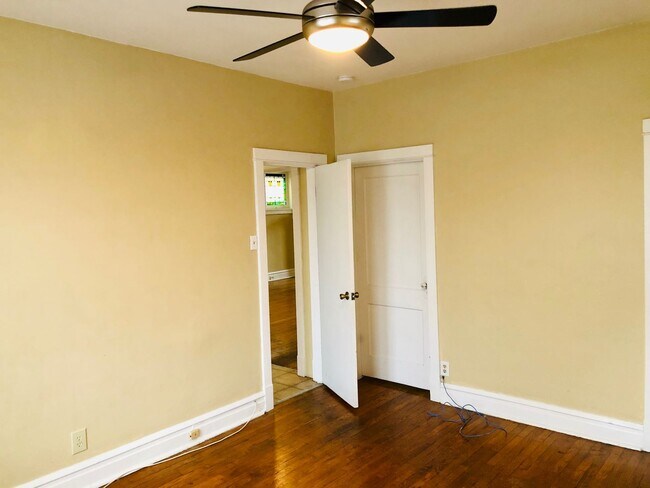 Building Photo - 4122-4124-4124 S Grand Blvd