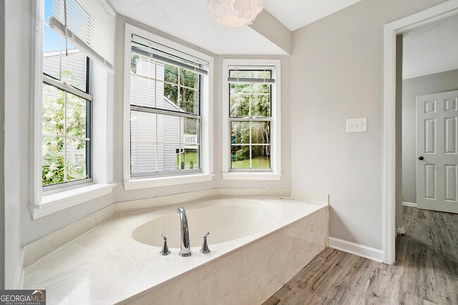 Building Photo - 5045 Laurel Springs Way SE