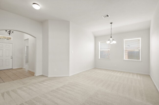 Building Photo - 15114 Cave Creek Dr