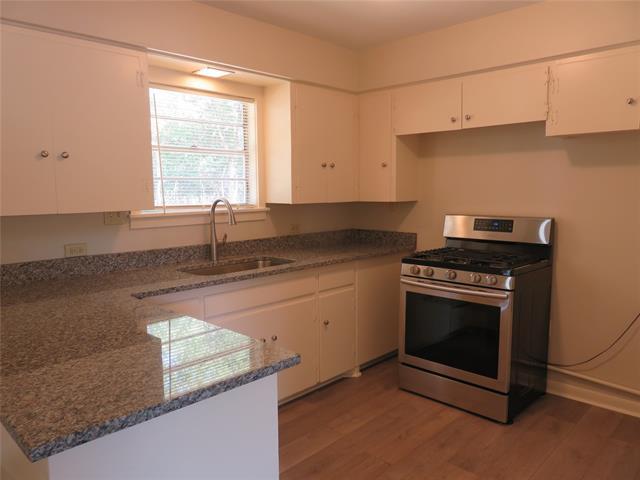 Building Photo - 604 FM 120