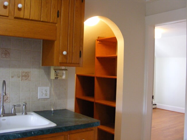 Building Photo - 524 Villa Ave