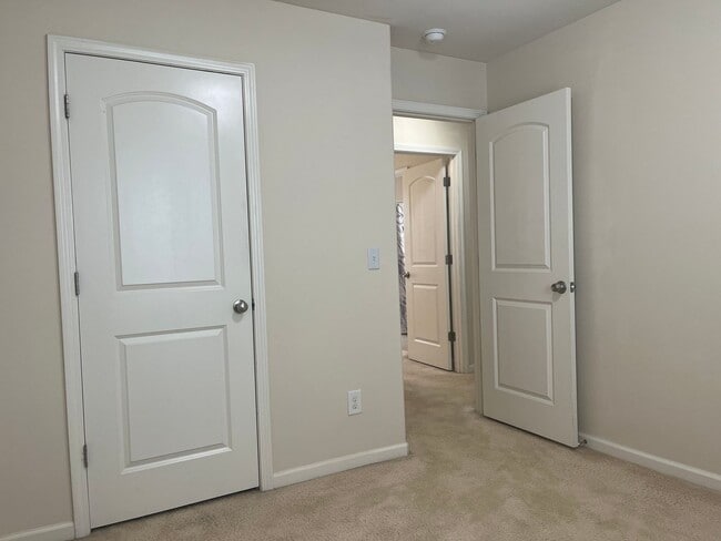 Building Photo - Charming Knightdale Residence, Available Now!