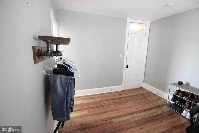 Building Photo - 141 W Mulberry St