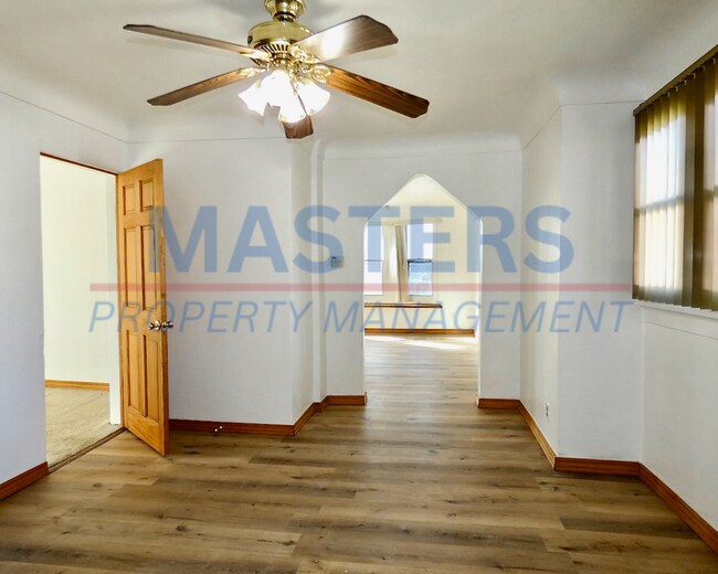 Building Photo - 1026 Oakwood Ave