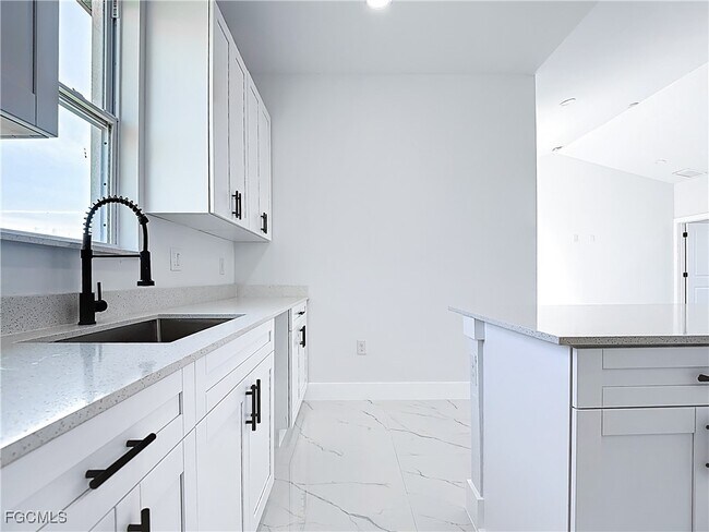 Building Photo - 5001 Bywood St