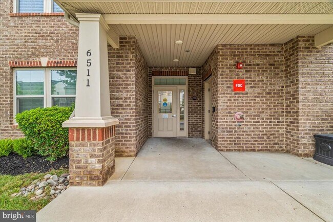 Building Photo - 6511 Walcott Ln