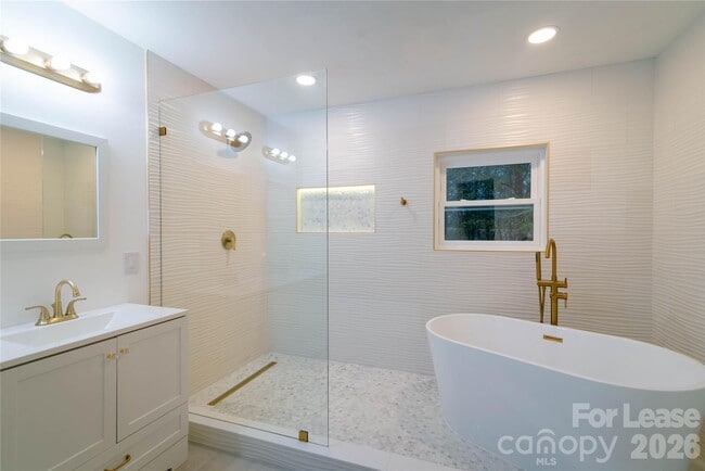 Building Photo - 284 Stanley Spencer Mountain Rd