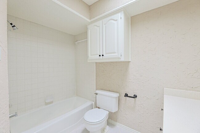 Building Photo - Welcome home to this beautifully updated 3-bedroom, 2-bath home nestled on a quiet cul-de-sac in ...