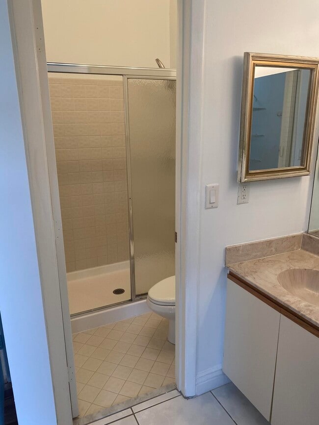 Building Photo - 3961 Cocoplum Cir