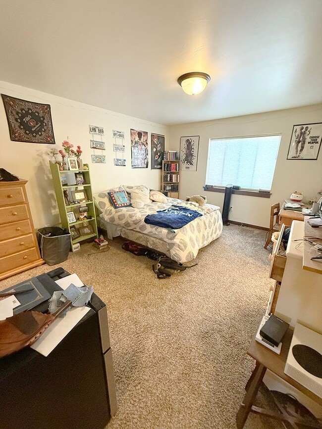 Building Photo - Southside Condo with Bridger Views