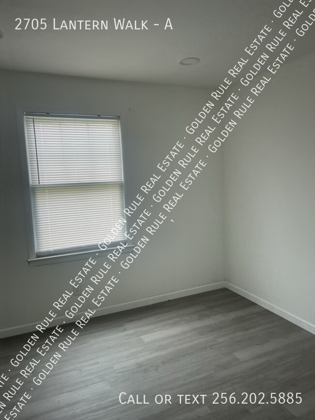 Building Photo - 2705 Lantern Walk SE