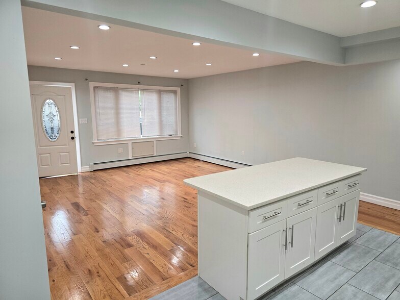 Building Photo - 11714 197th St