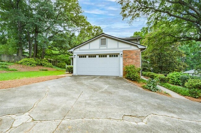 Building Photo - 435 Stonebridge Dr