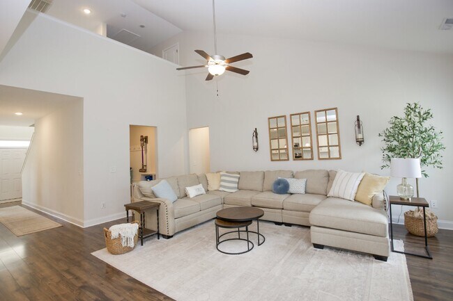 Building Photo - Gorgeous 4 bedroom home in Vass