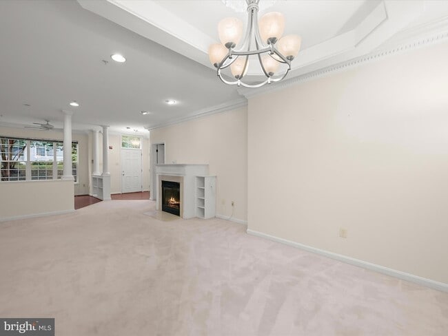 Building Photo - 10713 Symphony Way