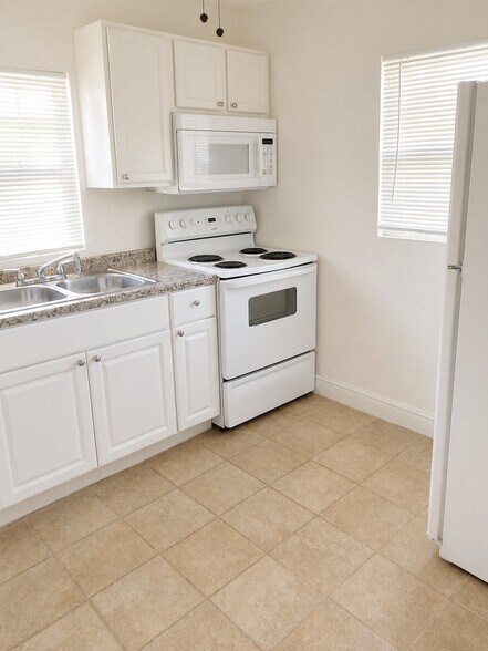 Building Photo - 8036 Mattox Ave