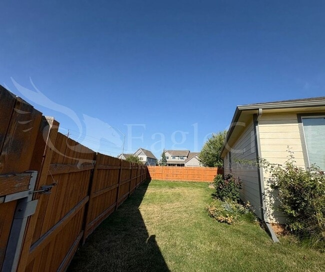 Building Photo - Three Bedroom, Two Bathroom House in Chape...