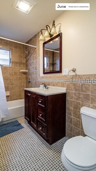 Building Photo - Room in Shared 5 bed/1 bath home