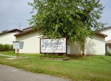 Primary Photo - Lakeview Apartments