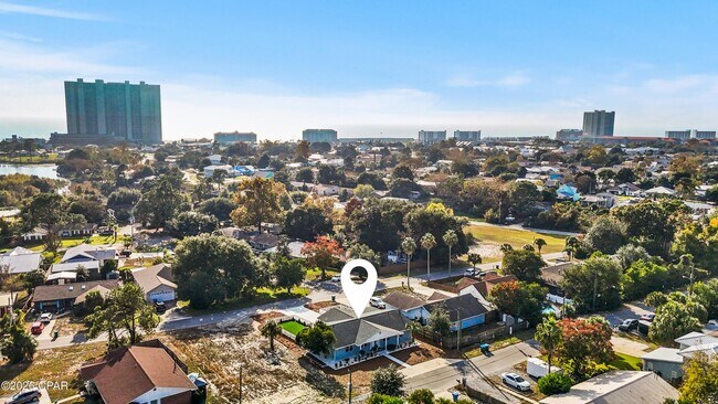 Building Photo - 121 Lakeside Cir