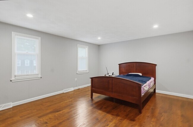 Building Photo - 852 Wellman Ave