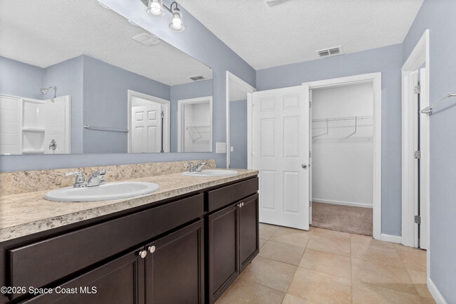 Building Photo - 402 Moray Dr