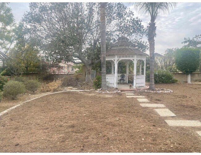 Building Photo - 19852 E Round Hill Ln