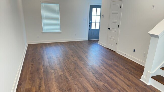 Building Photo - 507 Mdw Crst Cir