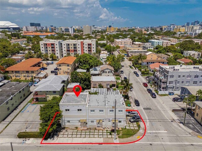 Building Photo - 1013 SW 7 ST Miami FL 33130