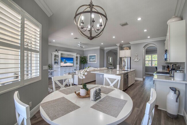 Building Photo - 12476 Aviles Cir
