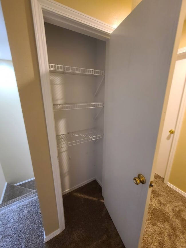 Building Photo - Magnolia Townhome
