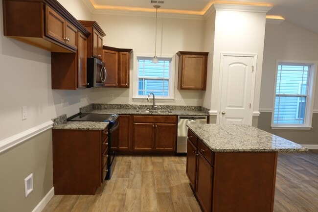 Building Photo - 755 Spartan Commodor Ln