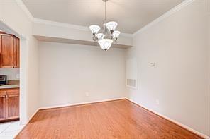 Building Photo - 2255 Braeswood Park Dr
