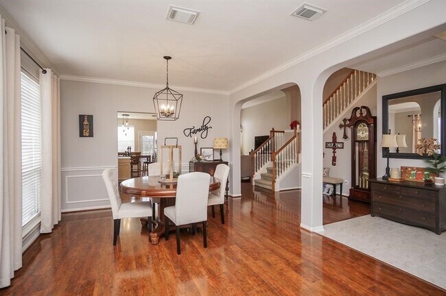 Building Photo - 16531 Village View Trail
