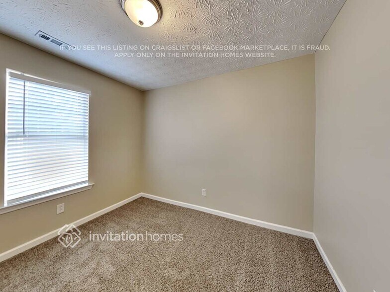 Building Photo - 30 Sable Cir