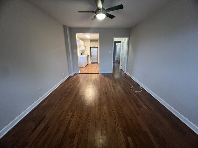 Building Photo - 426 W Belmont Ave