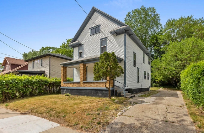 Building Photo - 1007 Sherman St SE