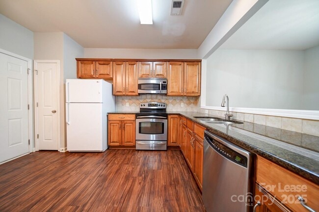 Building Photo - 9821 Carson Whitley Ave