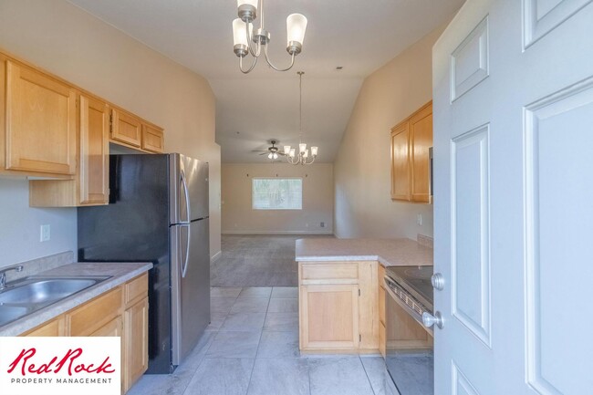 Building Photo - Pet Friendly 2 Bedroom 2 Bathroom Condo.