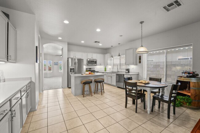 Building Photo - Your Goodyear Retreat Awaits – Updated 4BR...