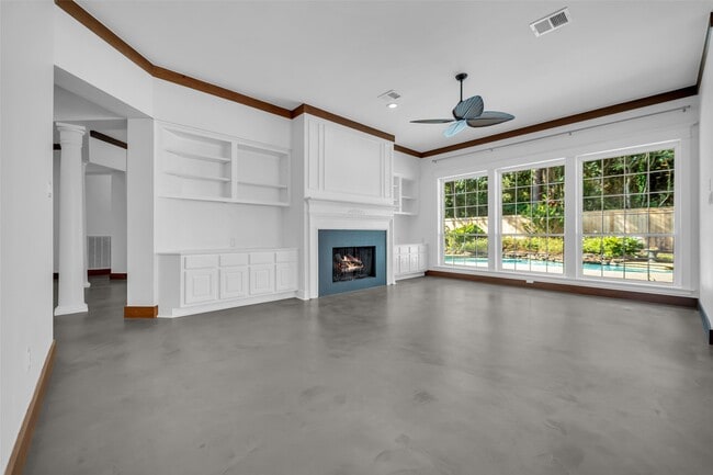 Building Photo - 106 N Floral Leaf Cir