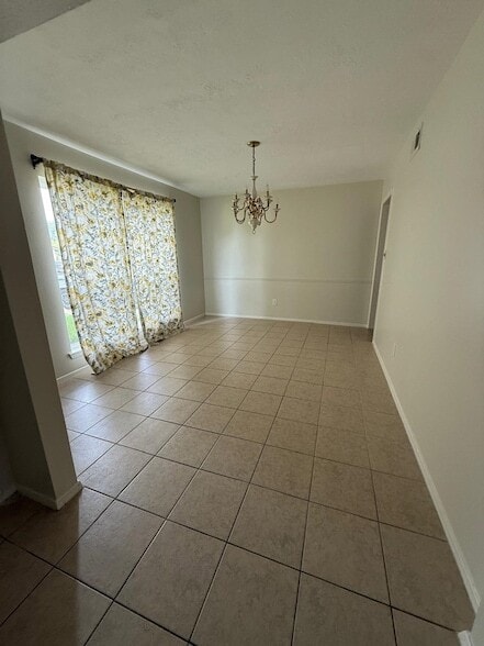 Building Photo - 10123 Kent Towne Ln