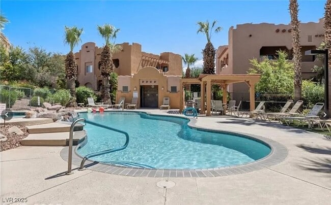 Building Photo - Furnished Enchantment Condo