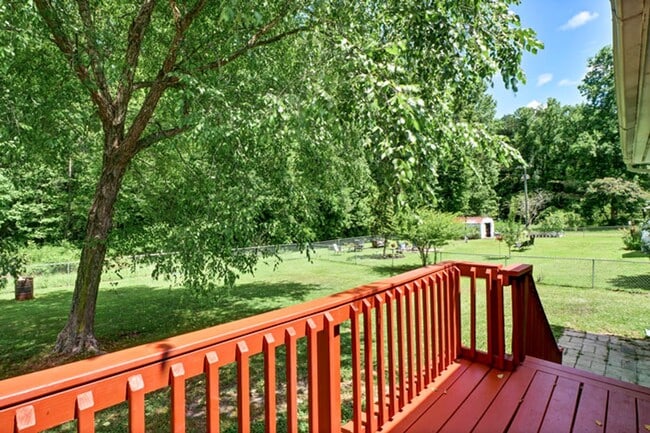 Building Photo - 221 Pollard Dr